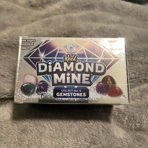 Gift Diamond Dig Box/Gemstone Dig Kit - NWT